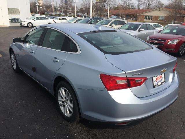 Chevrolet Malibu 2017 photo 3